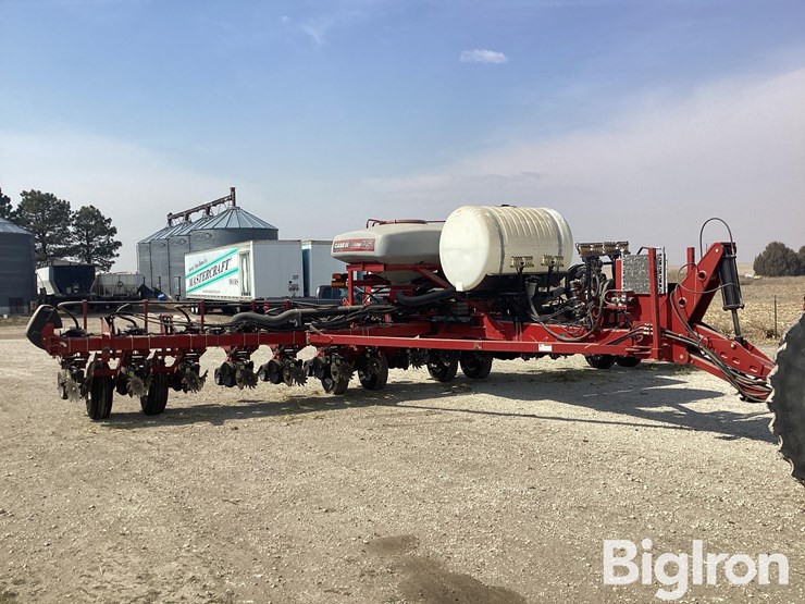 2014-case-ih-1250-image-3