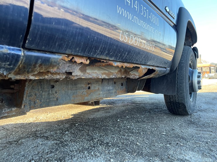 2005-chevrolet-3500-image-22