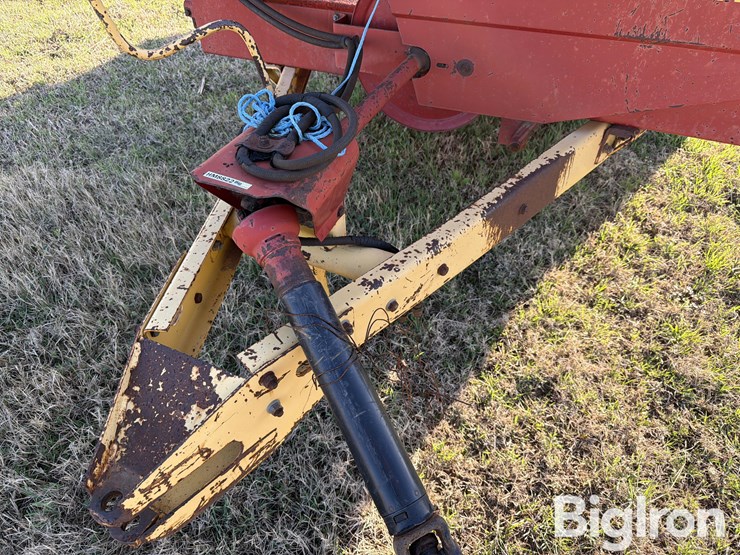 new-holland-520-image-10