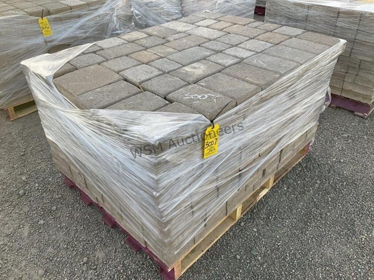 pallet-of-stone-pavers-image-1