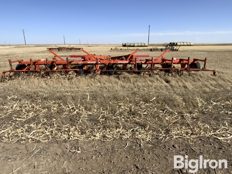 richardson-ae4-30-4-image-6