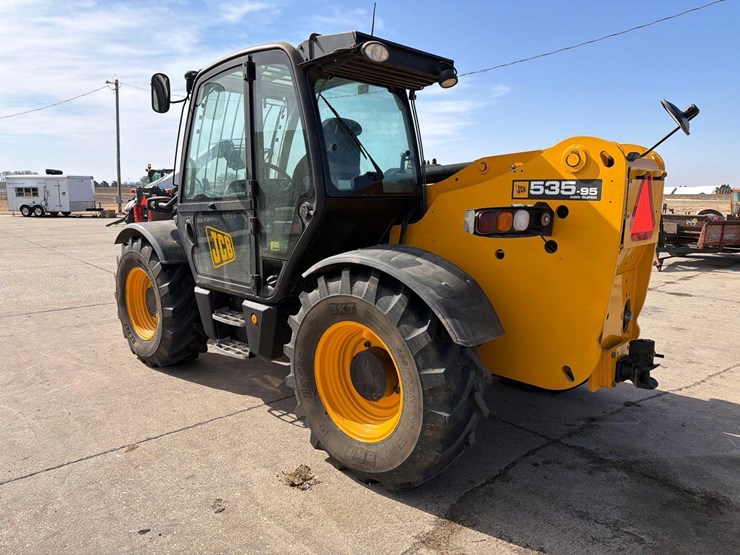 2012-jcb-535-95-image-4