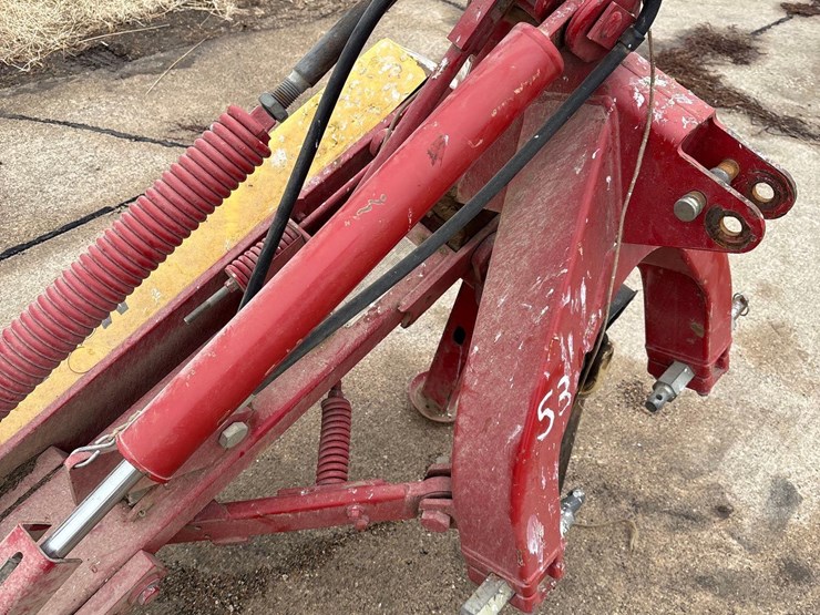 2014-new-holland-h6740-image-6