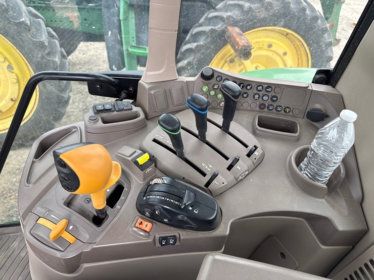 2023-john-deere-6120m-image-38