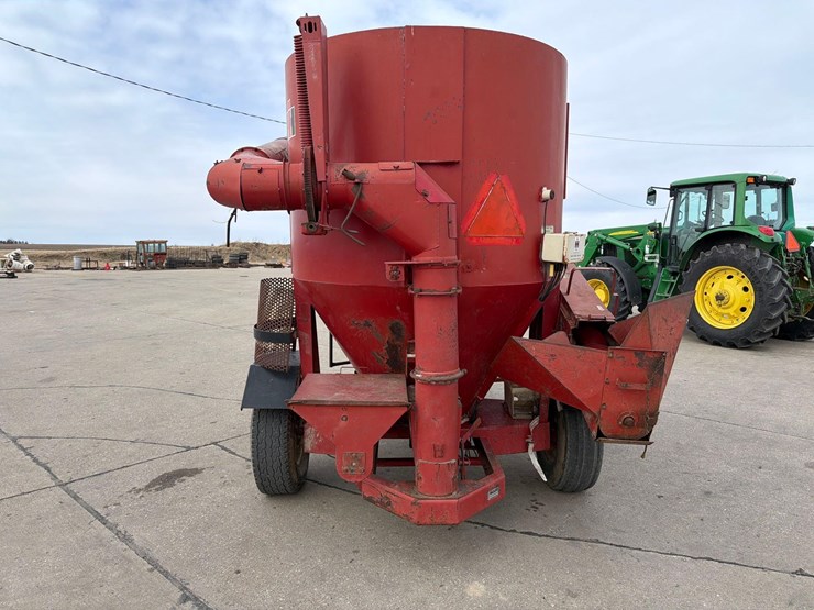 international-1250-image-3