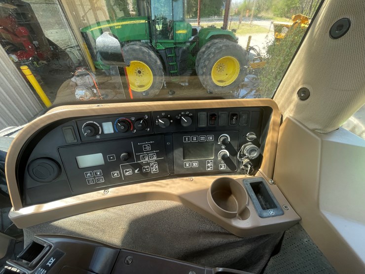 2011-john-deere-9430-image-42