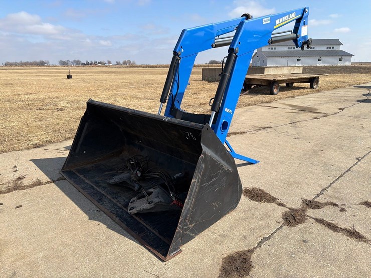 2013-new-holland-855tl-image-30