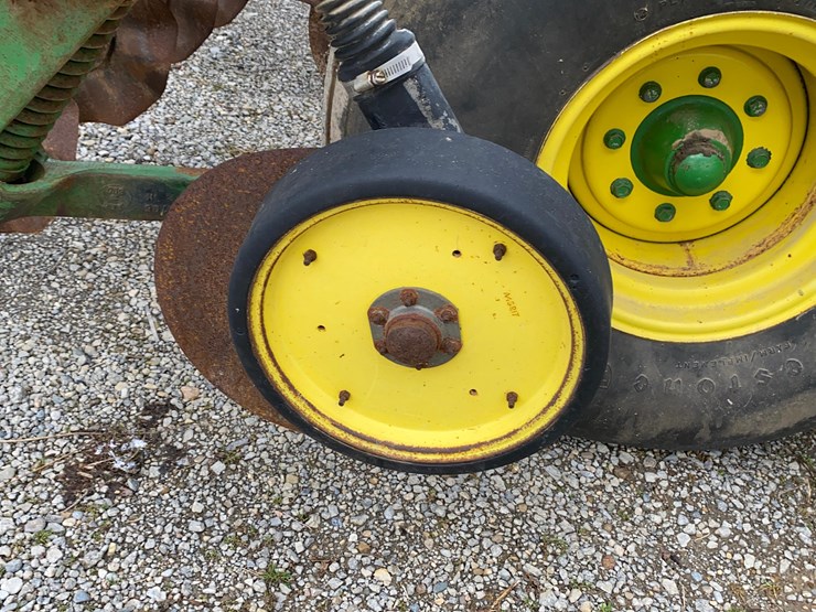 john-deere-7240-image-36