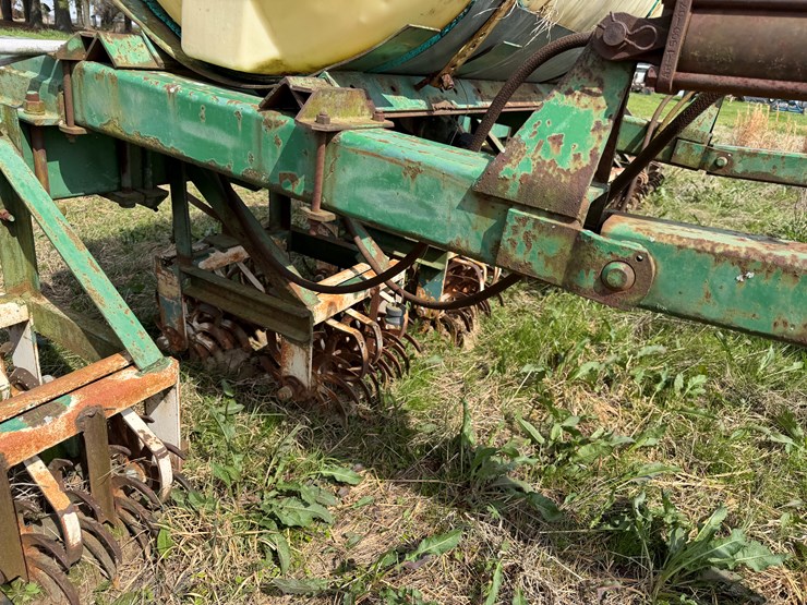 john-deere-12-image-36