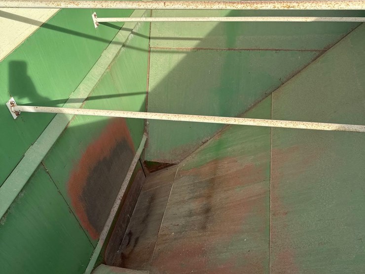 demco-365bu-gravity-wagon-w/-seed-auger-image-23