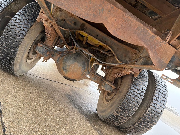 1990-ford-f700-image-29