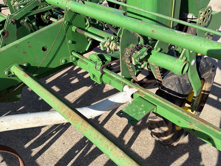 john-deere-1240-image-29