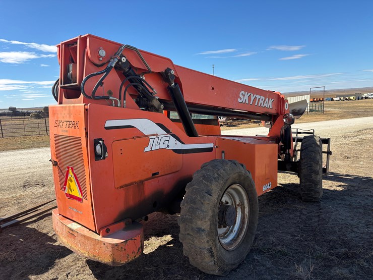 sky-trak-6042-image-1