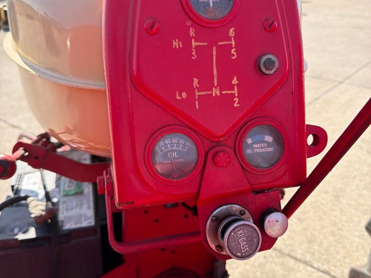 black-hawk-tractor-image-28