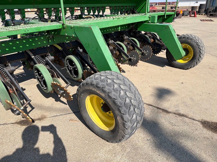 john-deere-750-image-5