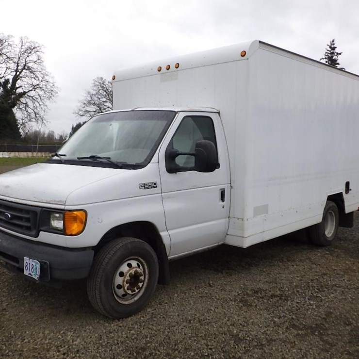 2004 FORD E350