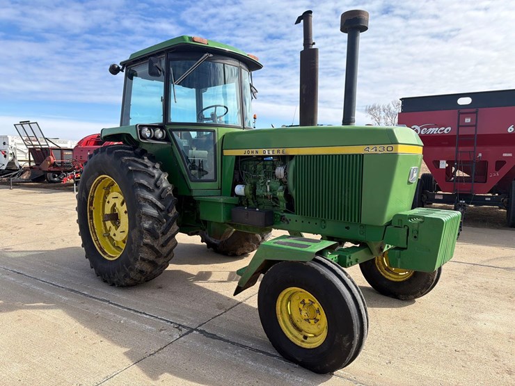 john-deere-4430-image-3