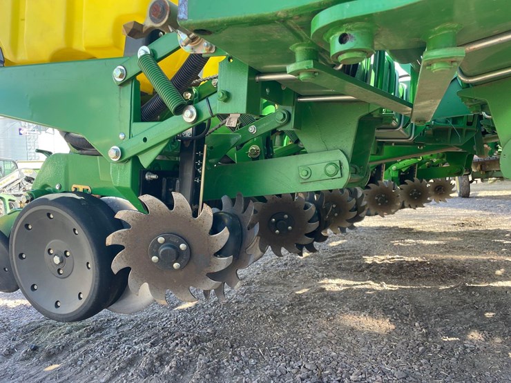 2012-john-deere-1760-image-11