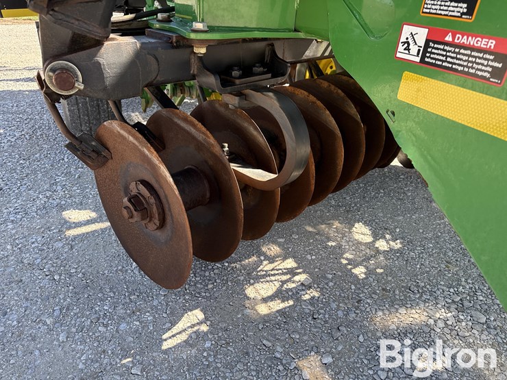 2012-john-deere-2623-image-17