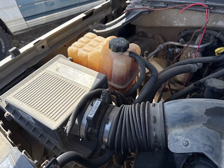 #5349-•-inop-2005-chevrolet-avalanche-pickup-3gnec12z25g286152-image-54