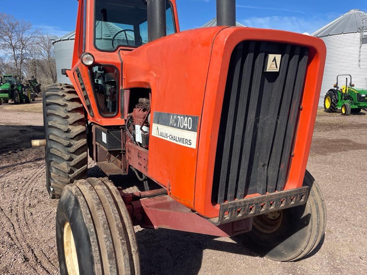 allis-chalmers-7040-2wd-tractor—1-owner-image-11
