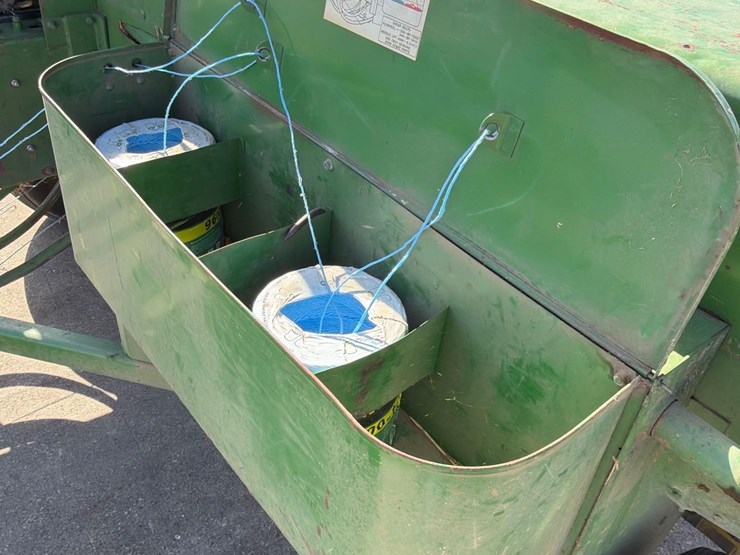 john-deere-336-image-27