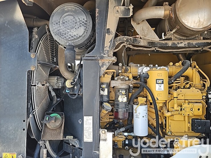 2015-caterpillar-938k-image-23