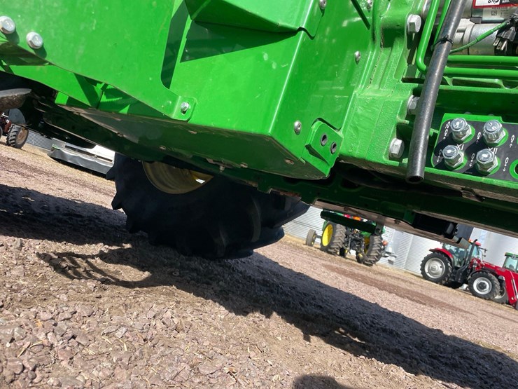 2017-john-deere-5085m-image-34