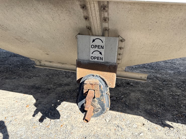 1995-cornhusker-hopper-bottom-image-19