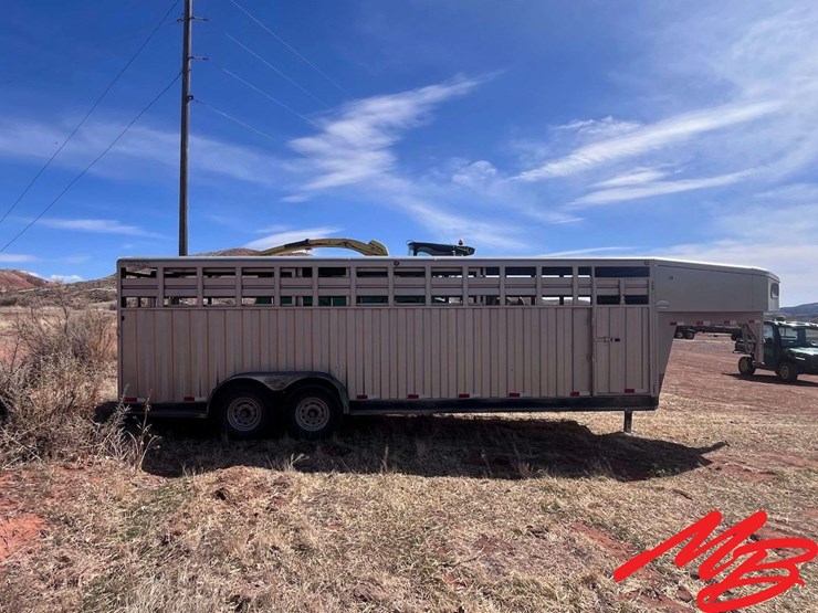 2009-titan-trailer-image-4