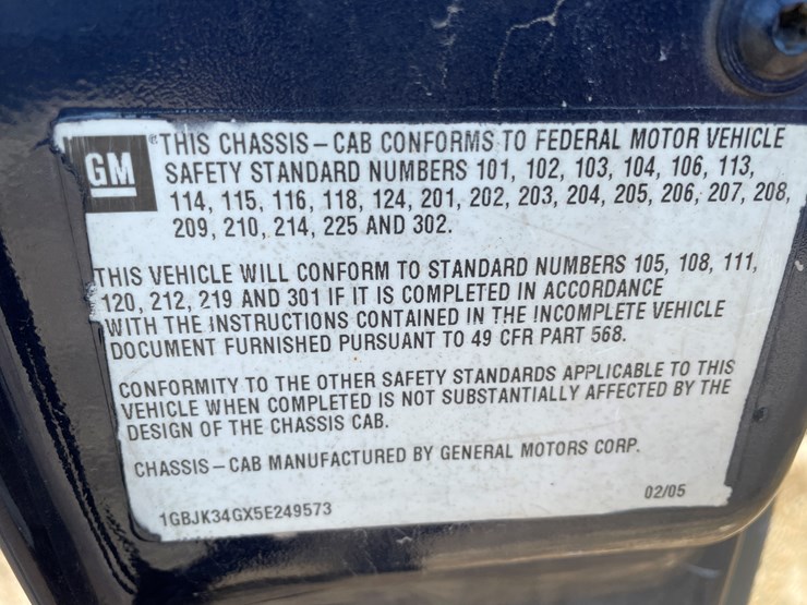 2005-chevrolet-3500-image-46