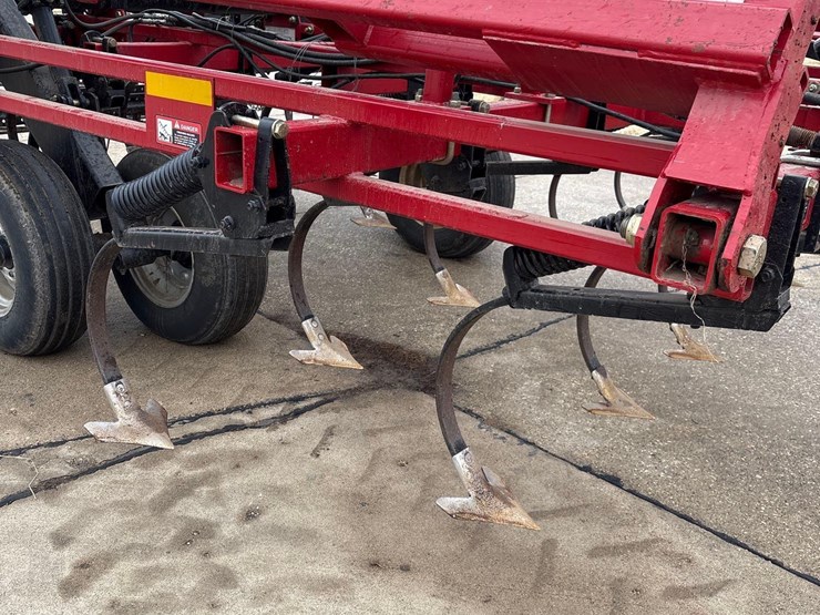 2011-case-ih-200-image-11