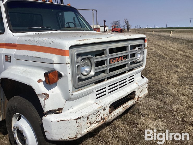 1984-gmc-6000-image-11