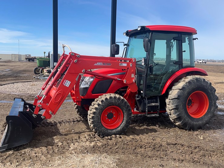 kioti-rx7320-power-shuttle-tractor-with-loader-image-2