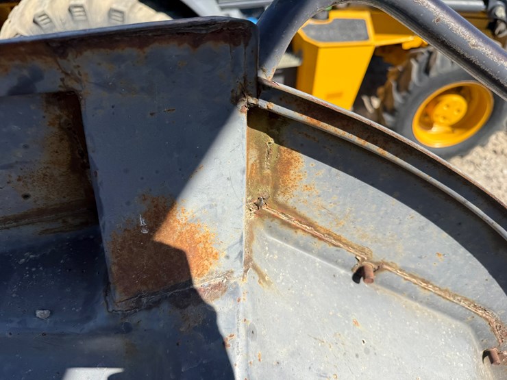 new-holland-555e-image-66