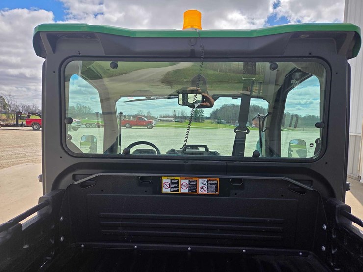 2024-john-deere-gator-image-46