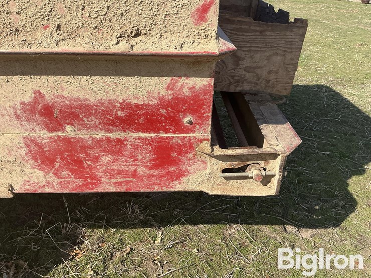 kelly-ryan-feed-wagon-image-9