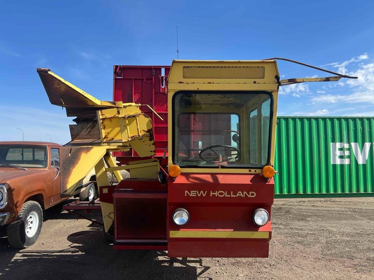 new-holland-1049-image-3