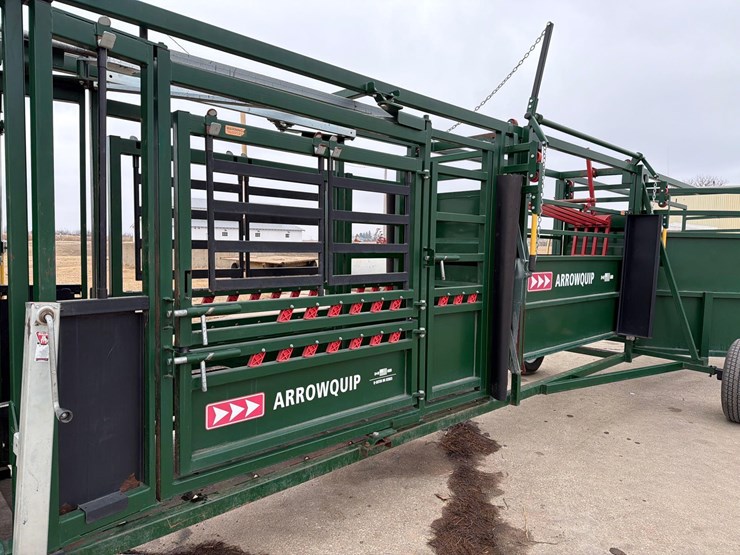 arrowquip-q-catch-86-series-chute-w/-sweep-tub-image-8