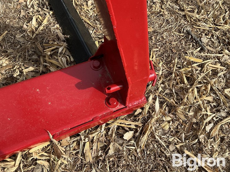 new-holland-80-image-12