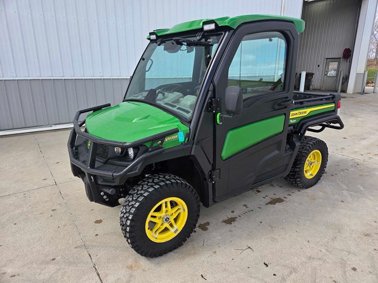 2024-john-deere-gator-image-14