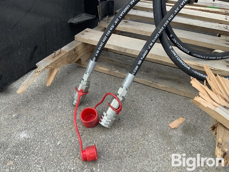 2025-massey-ferguson-730-image-13