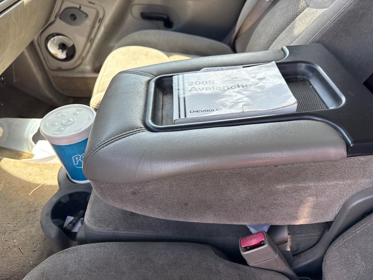#5349-•-inop-2005-chevrolet-avalanche-pickup-3gnec12z25g286152-image-48