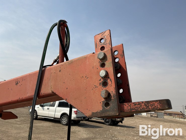 hesston-2410-image-11