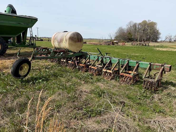 john-deere-12-image-3