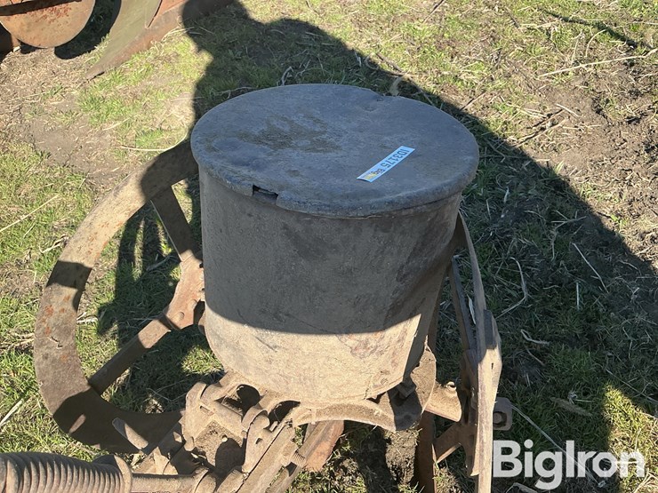 1-row-planter-image-11