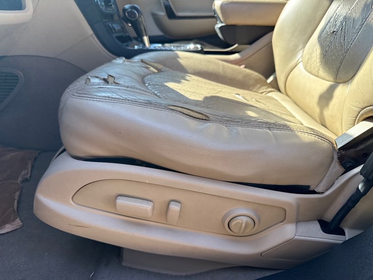 2011-gmc-acadia-image-35