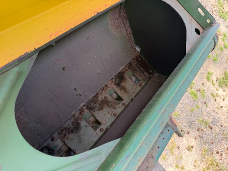 john-deere-520-image-26