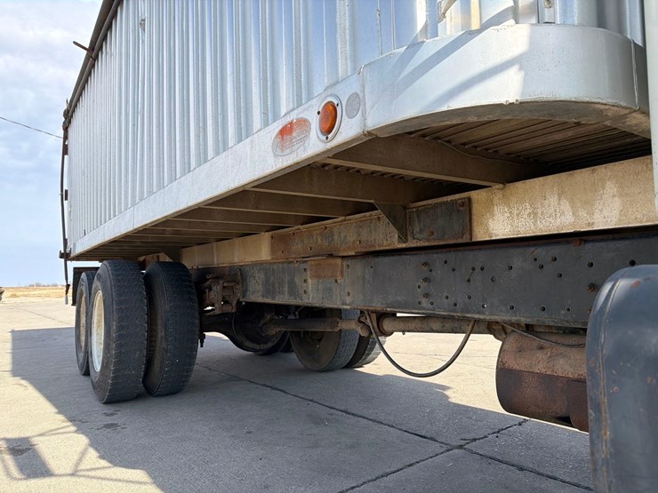 1990-international-4900-image-21