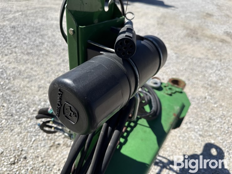2012-john-deere-2623-image-11